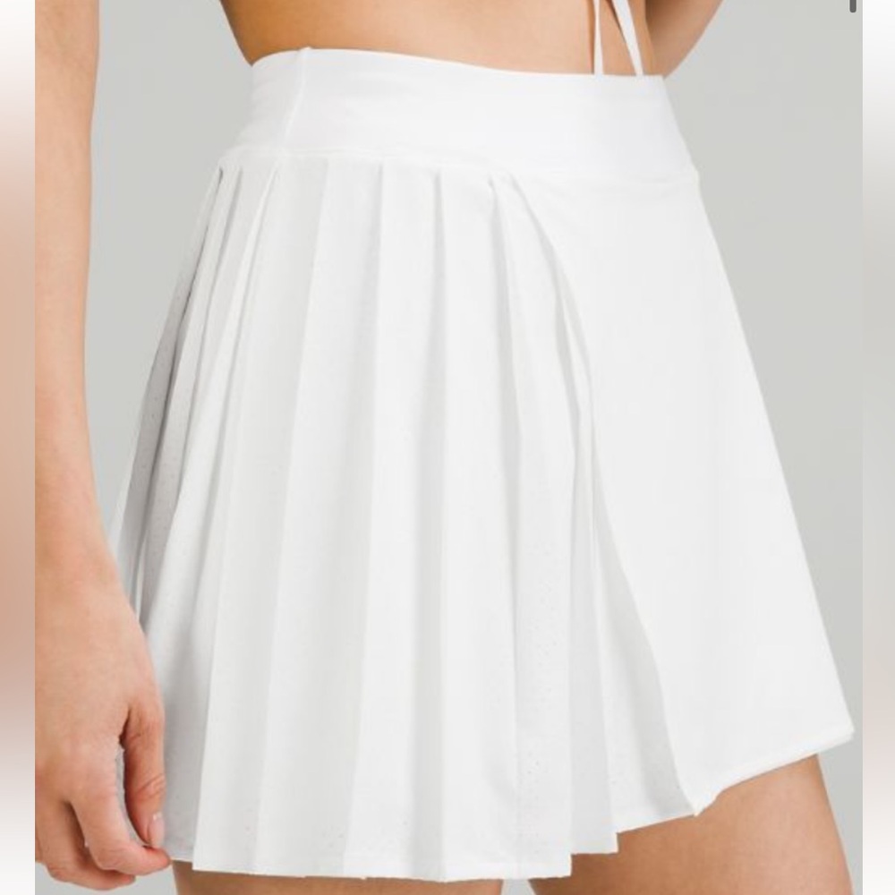 Asymmetrical Pleated Tennis Skirt - Picture 4 of 10